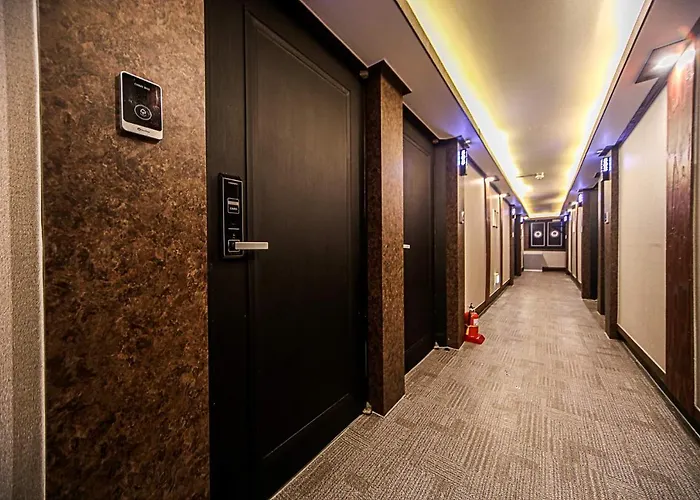 Welkin Hotel 2*