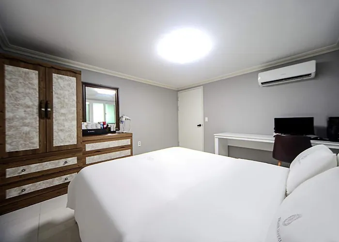 Welkin Hotel 2*