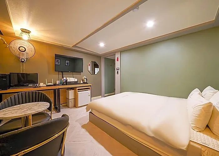 Welkin Hotel