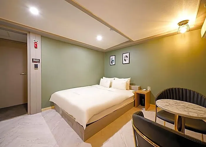 Welkin Hotel 2*